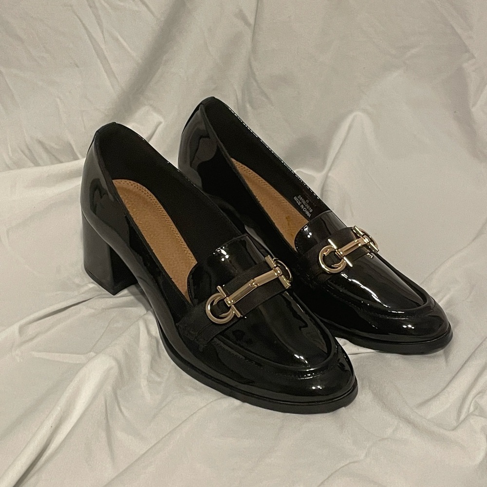 Heeled Loafers / 2 in heel / Size 8